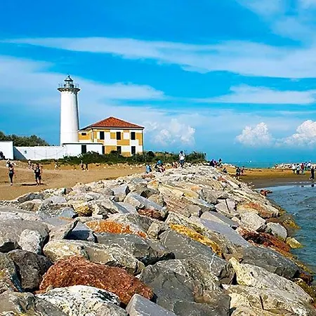 Hotel Flat With Big Terrace With Fireplace Next To Sea Bibione