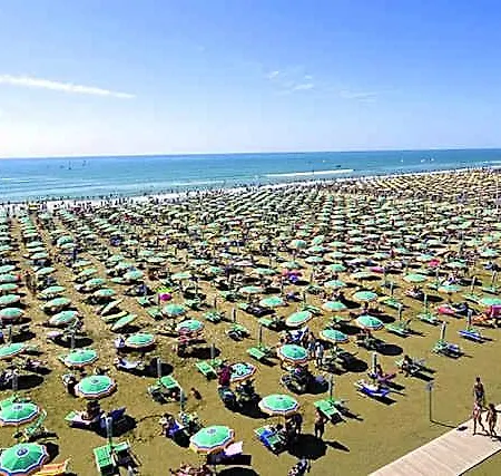 Flat With Big Terrace With Fireplace Next To Sea Hotel 3*