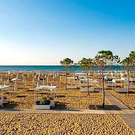 Hotel Flat With Big Terrace With Fireplace Next To Sea 3*