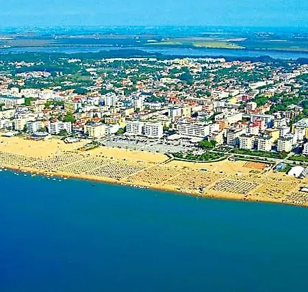 Hotel Flat With Big Terrace With Fireplace Next To Sea Bibione